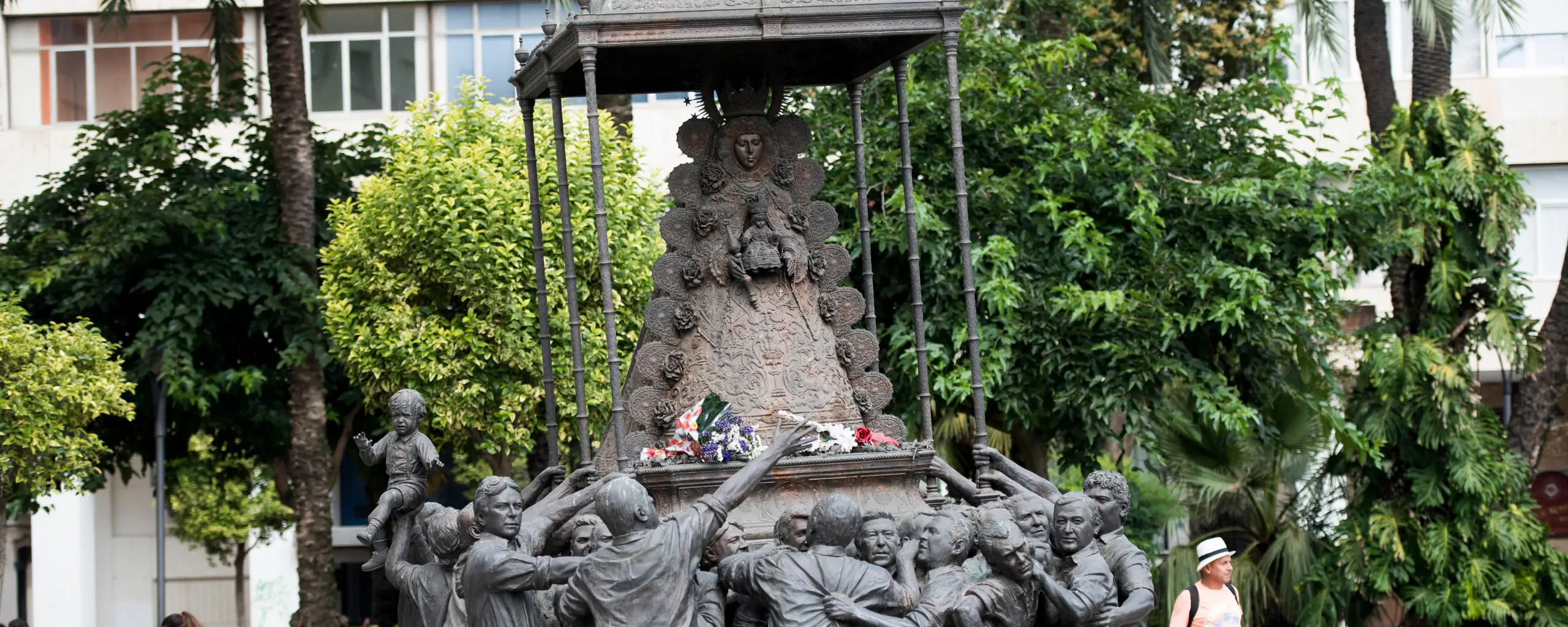 Monumento a la Virgen del Rocío