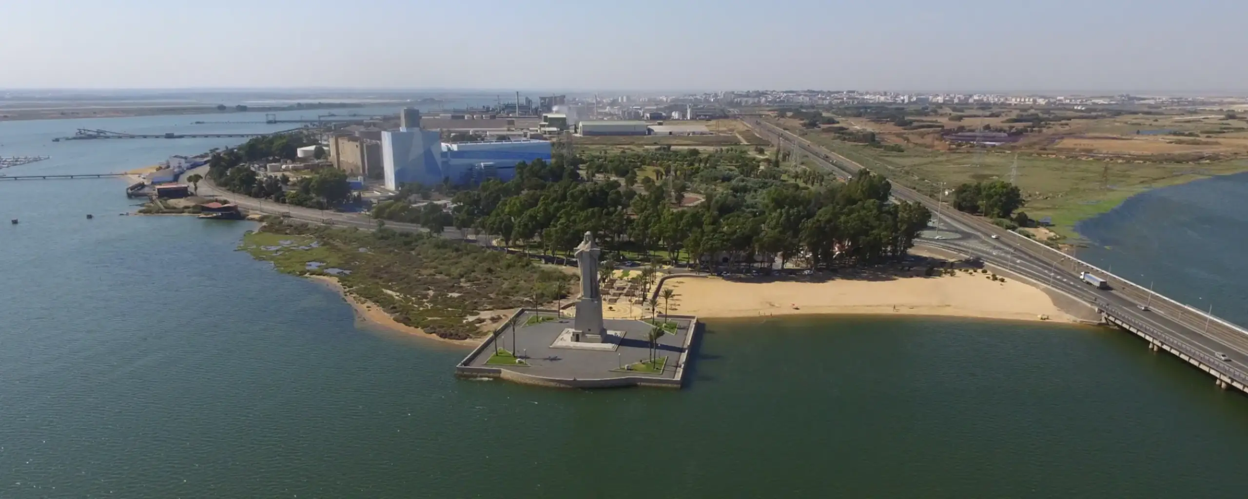 Vista panorámica del Monumento a Colón de la Punta del Sebo